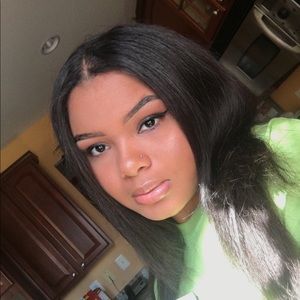 Meet your Posher, Suzy